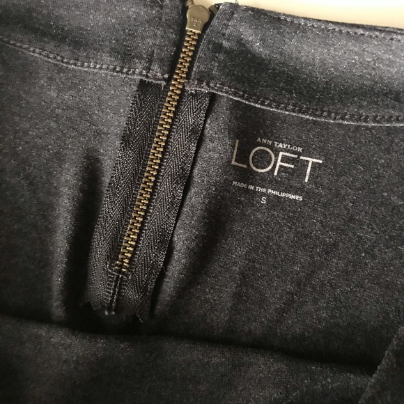 ✨ LOFT peplum blouse - Picture 2 of 4